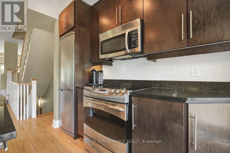 28772682/unit-8-773-richmond-road/woodroffe/ottawa/ontario/K2A0G7_12