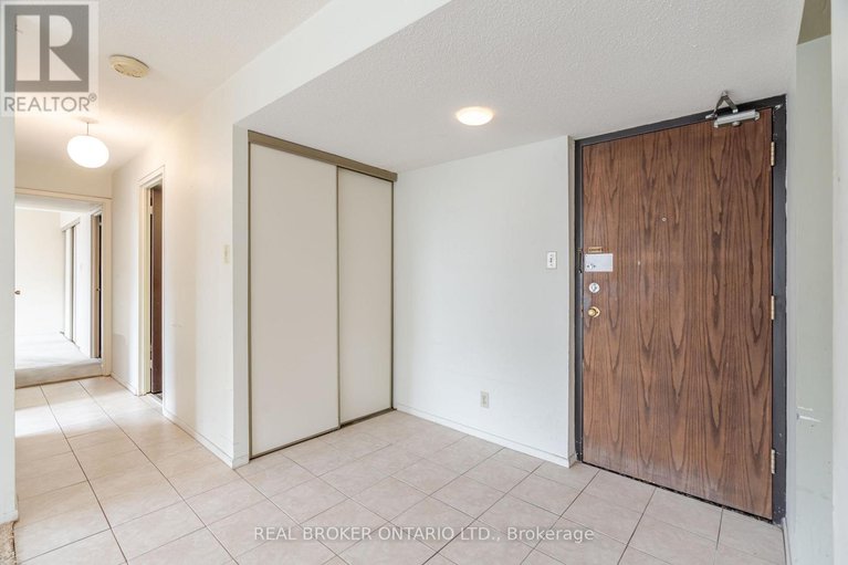 28590903/1402-151-bay-street/ottawa-centre/ottawa/ontario/K1R7T2_15