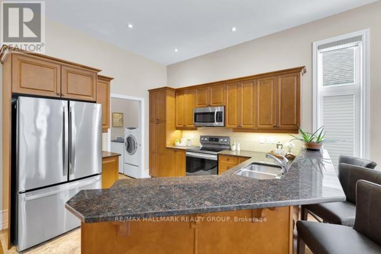 29577817/155-royal-landing-gate/north-grenville-twp-kemptville-south/north-grenville/ontario/K0G1J0_18