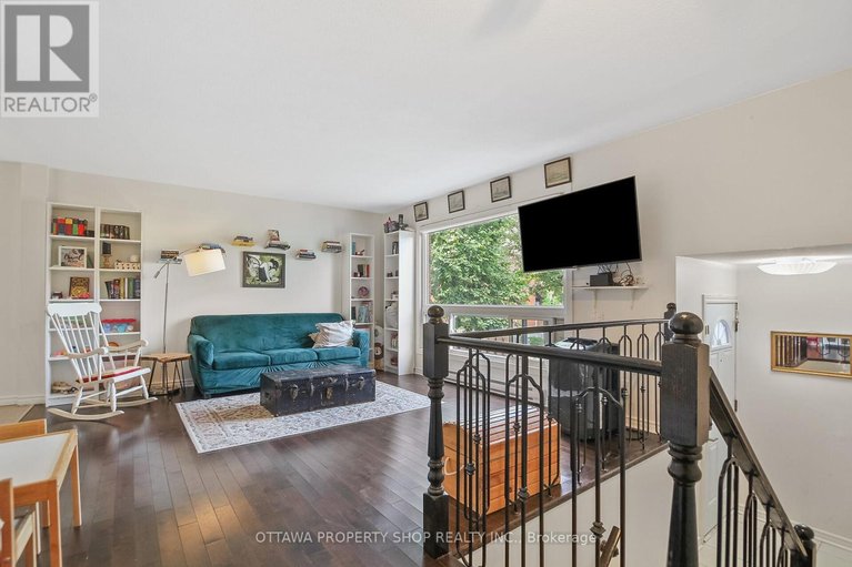 29645633/1f-banner-road/sheahan-estatestrend-village/ottawa/ontario/K2H8T3_11