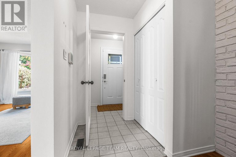 28963581/1155-sauterne-park/convent-glen/ottawa/ontario/K1C2H3_5