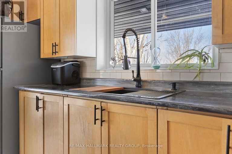 29430145/3210-ritchance-road/champlain-twp/champlain/ontario/K0B1A0_9