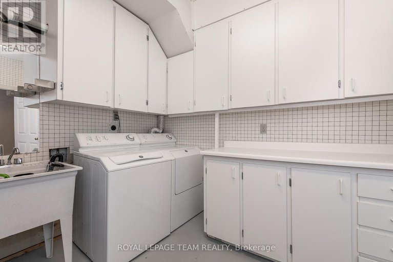 29428183/c-595-besserer-street/sandy-hill/ottawa/ontario/K1N6C8_27