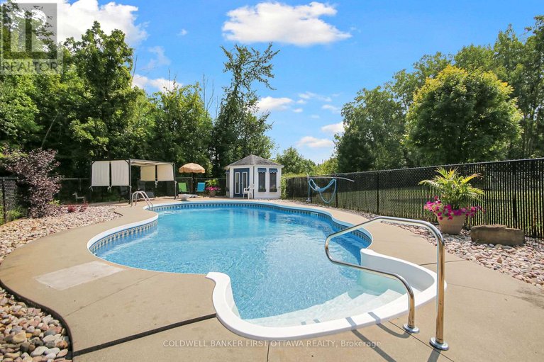 29480327/2960-ernside-crescent/cumberland-estates/ottawa/ontario/K4C1B6_39