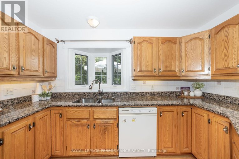 28549709/2091-tawney-road/hawthorne-meadows/ottawa/ontario/K1G1B9_11