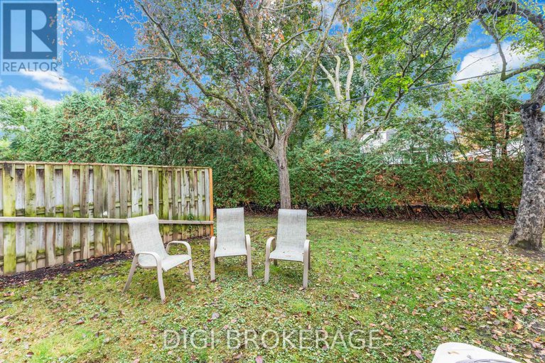 28971569/28-710-coronation-avenue/riverview-park/ottawa/ontario/K1G4G7_31
