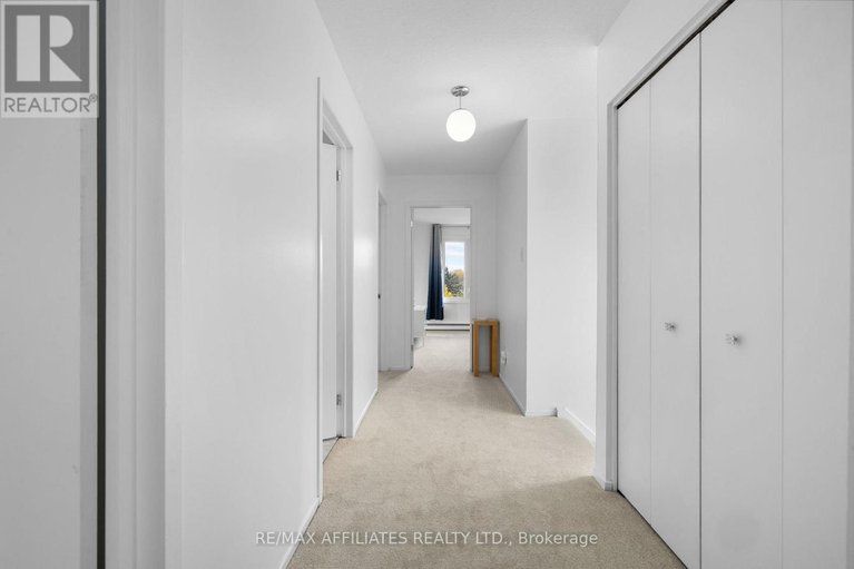 29083551/12-selye-crescent/beaverbrook/ottawa/ontario/K2K1C9_29