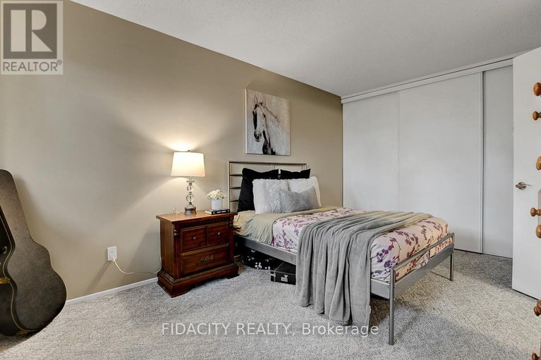 29034615/61-159-salter-crescent/beaverbrook/ottawa/ontario/K2K1Y8_15