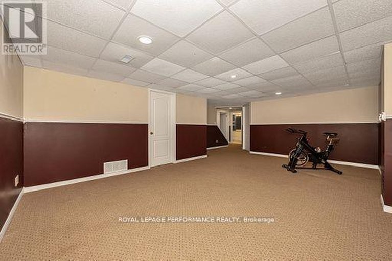 29657437/2023-rolling-brook-drive/orleans-village/ottawa/ontario/K1W1C9_32