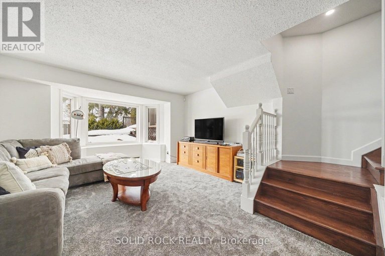 29618484/51-pemberton-crescent/manordale/ottawa/ontario/K2G4Y9_27