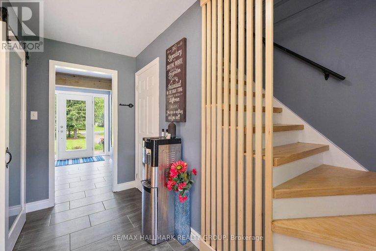 28552102/1430-royal-maple-drive/cumberland-ridge/ottawa/ontario/K4C1B5_38