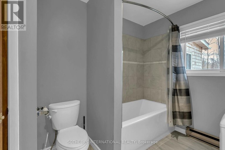 27851035/20820-south-service-road/lancaster/south-glengarry/ontario/K0C1N0_18