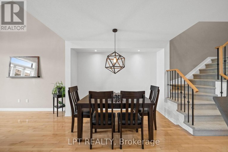 29592381/485-grey-seal-circle/riverside-southgloucester-glen/ottawa/ontario/K1V2H7_13