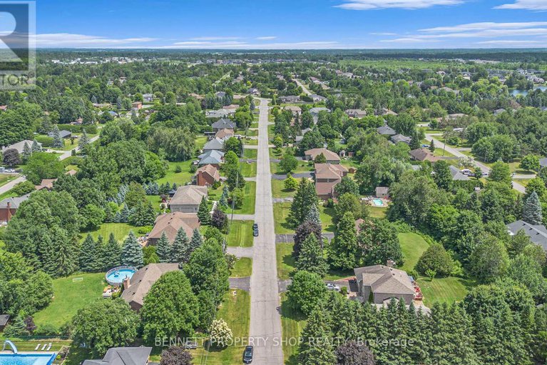 28526426/6535-empire-grove-street/greely/ottawa/ontario/K4P1G6_37