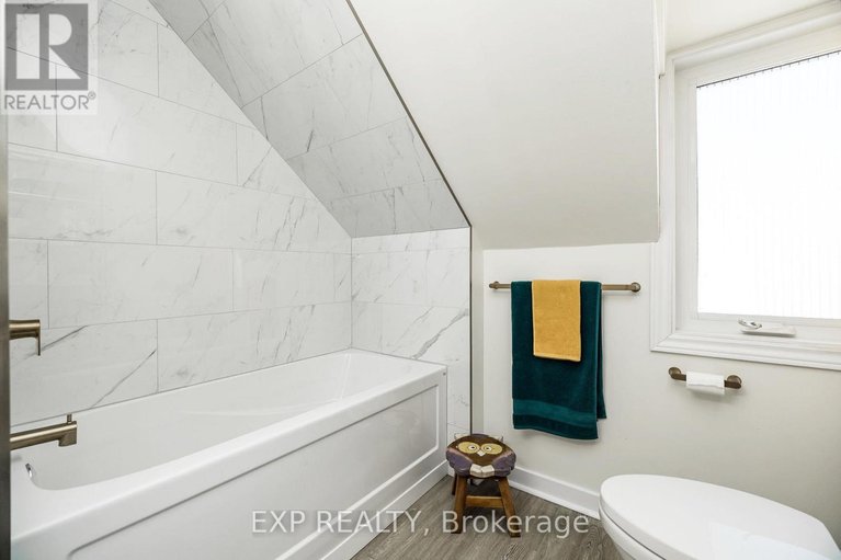 29633169/308-st-george-street/almonte/mississippi-mills/ontario/K0A1A0_27