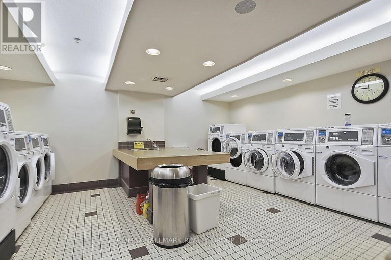 29556858/208-1081-ambleside-drive/woodroffe/ottawa/ontario/K2B8C8_38