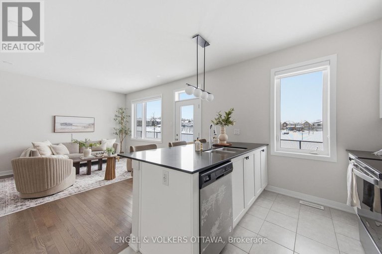 29396666/302-canadensis-lane/half-moon-bay/ottawa/ontario/K2J6X8_10