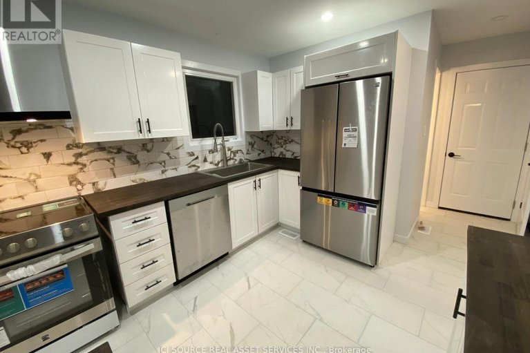 29074173/15-scharf-lane/glencairnhazeldean/ottawa/ontario/K2L2K3_12