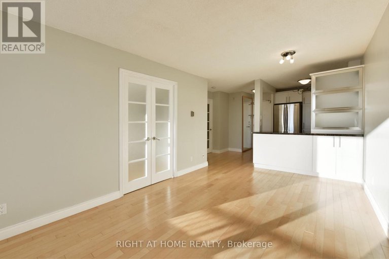 27927531/1705-1785-frobisher-lane/riverview-park/ottawa/ontario/K1G3T7_13