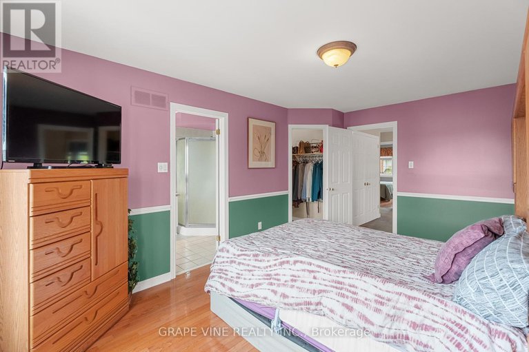 28300194/4316-owl-valley-drive/riverside-southgloucester-glen/ottawa/ontario/K1V1L3_24