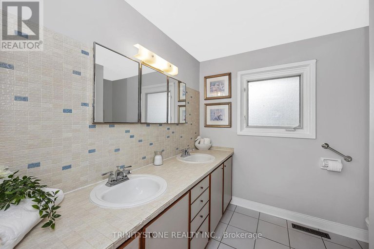 28500513/7-pulford-crescent/bayshore/ottawa/ontario/K2B6L6_38