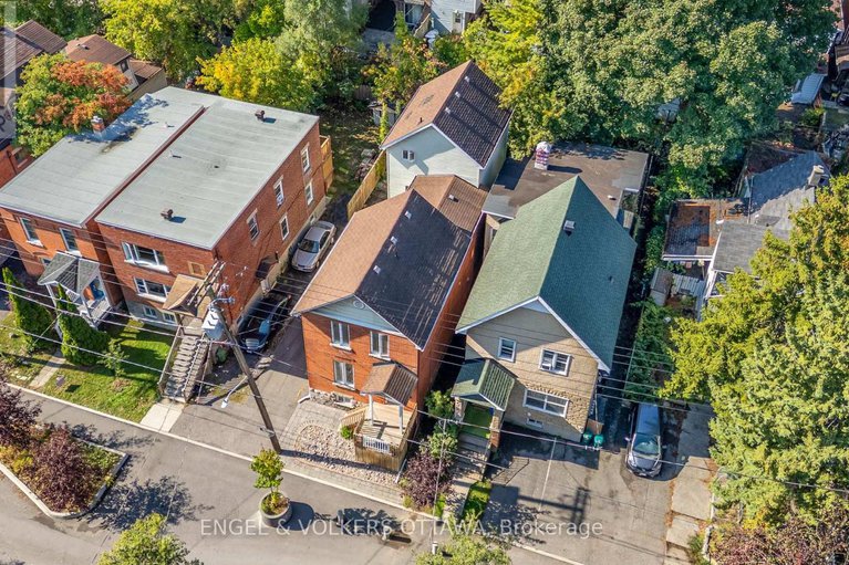 28933674/a-b-116-cambridge-street-n/west-centre-town/ottawa/ontario/K1R7A7_23