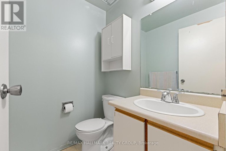 28586632/55-river-garden-private/mooneys-bayriverside-park/ottawa/ontario/K1V1M8_12