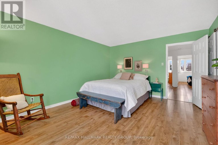 29413276/9-forsyth-lane/crystal-beach/ottawa/ontario/K2H9H1_39