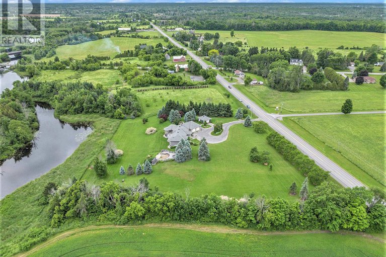 28599636/2124-cty-rd-18-road-s/north-grenville-twp-kemptville-south/north-grenville/ontario/K0G1J0_48