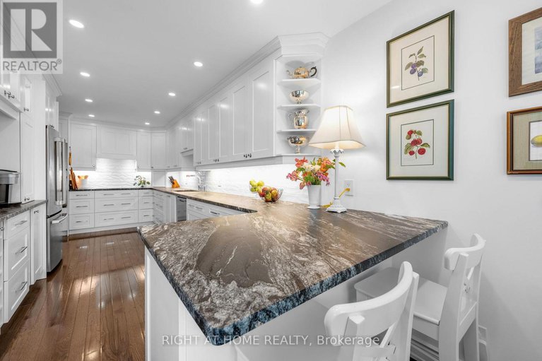28485153/54-innesbrook-court/stittsville-central/ottawa/ontario/K2S1C7_7