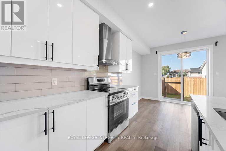 29214070/b-875-contour-street/mer-bleuebradley-estatesanderson-park/ottawa/ontario/K1W0G6_13