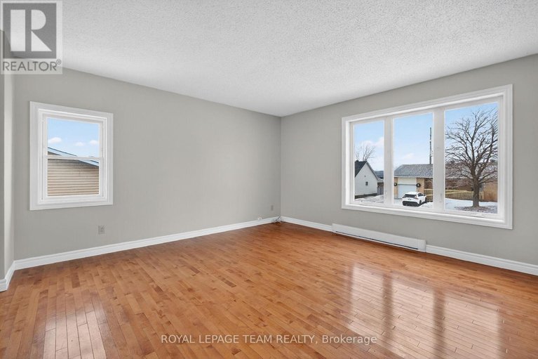 29598336/280-therese-avenue/town-of-rockland/clarence-rockland/ontario/K4K1G9_6