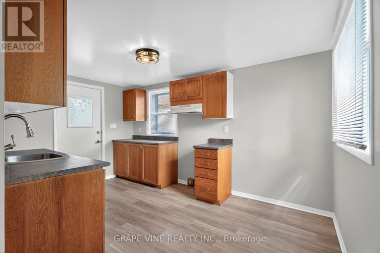 28763800/814-laurier-street/town-of-rockland/clarence-rockland/ontario/K4K1E6_15
