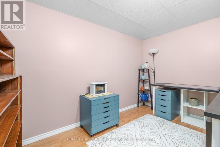 29541162/135-woods-road/constance-bay/ottawa/ontario/K0A3M0_23