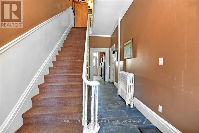 27093931/32-apple-street/downtown/brockville/ontario/K6V4X8_5