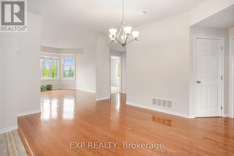 28456639/5-90-briargate-private/springridgeeast-village/ottawa/ontario/K4A0C4_8