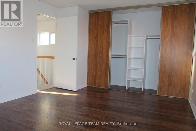 28509470/322-des-epinettes-avenue/queenswood-heights-south/ottawa/ontario/K1E2L6_13