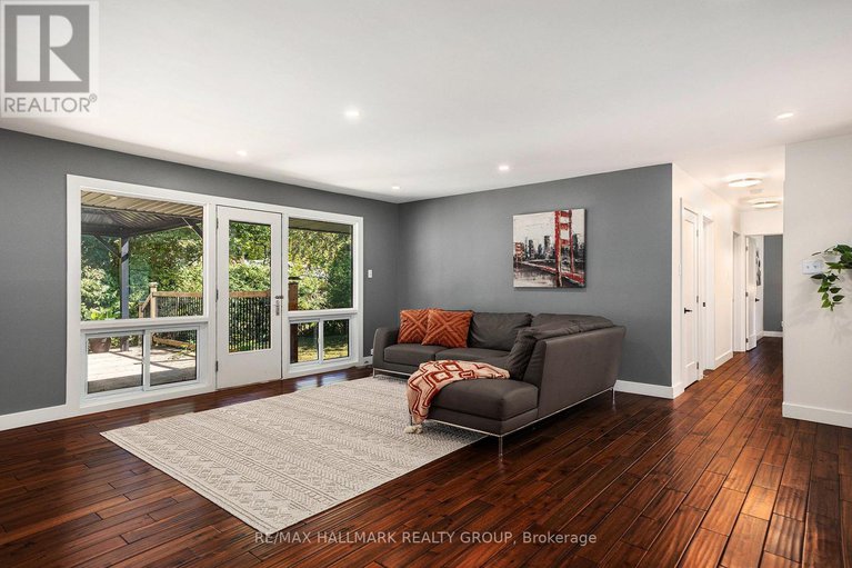 29054397/70-varley-drive/beaverbrook/ottawa/ontario/K2K1H2_4