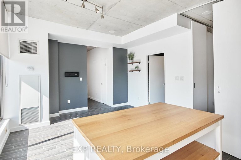 28998983/606-180-york-street/lower-townbyward-market/ottawa/ontario/K1N1J6_17