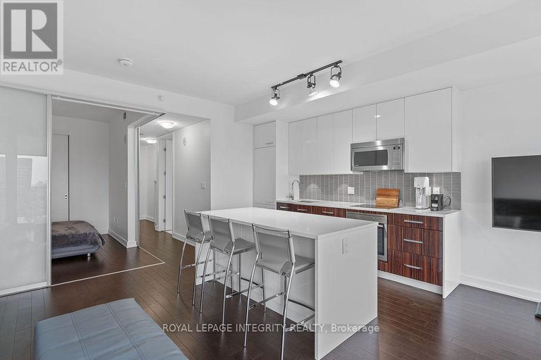 29110736/1908-111-champagne-avenue-s/west-centre-town/ottawa/ontario/K1S5V3_18