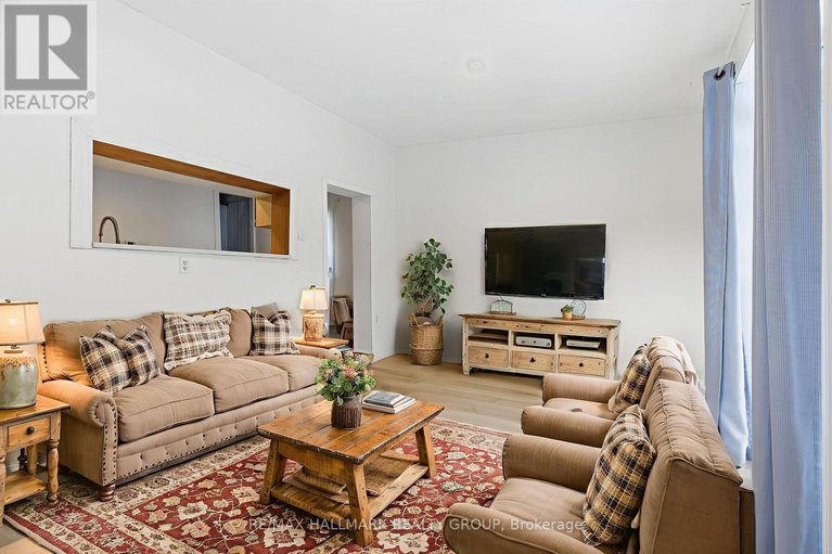 29155780/10450-clark-road/north-dundas-mountain-twp/north-dundas/ontario/K0E1S0_10