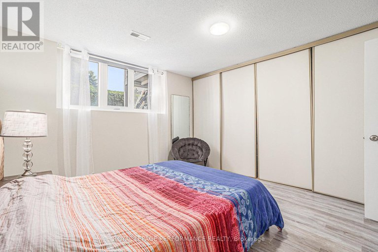28573942/6074-red-willow-drive/chapel-hill/ottawa/ontario/K1C7J5_17