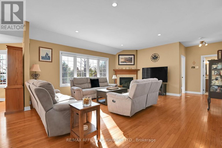 29281457/6574-adrian-court/south-glengarry-charlottenburgh-twp/south-glengarry/ontario/K6H7J1_6