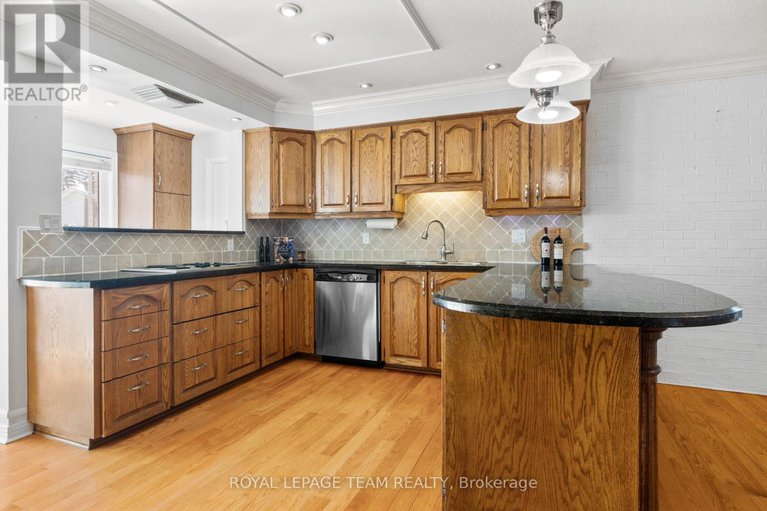 28491814/44-sycamore-drive/arbeatha-park/ottawa/ontario/K2H8K3_14
