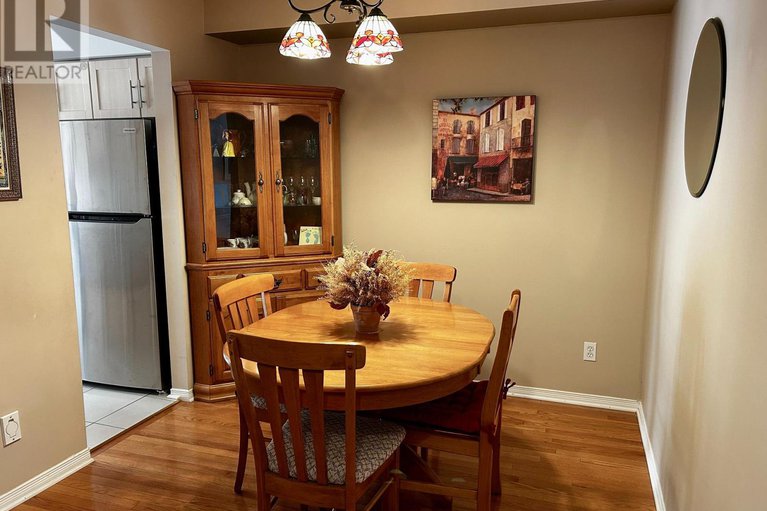 28666132/15-santa-cruz-private/riverview-park/ottawa/ontario/K1G6M5_8