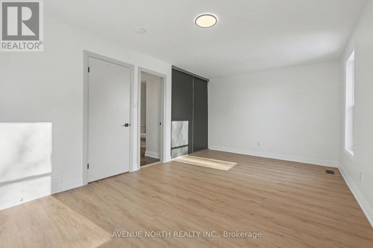 29623179/4-marielle-court/fairfield-heights/ottawa/ontario/K2B8P4_18