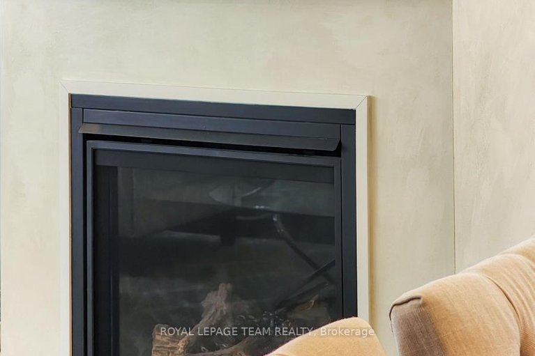 29666466/725-capricorn-circle/riverside-southgloucester-glen/ottawa/ontario/K4M0J4_24