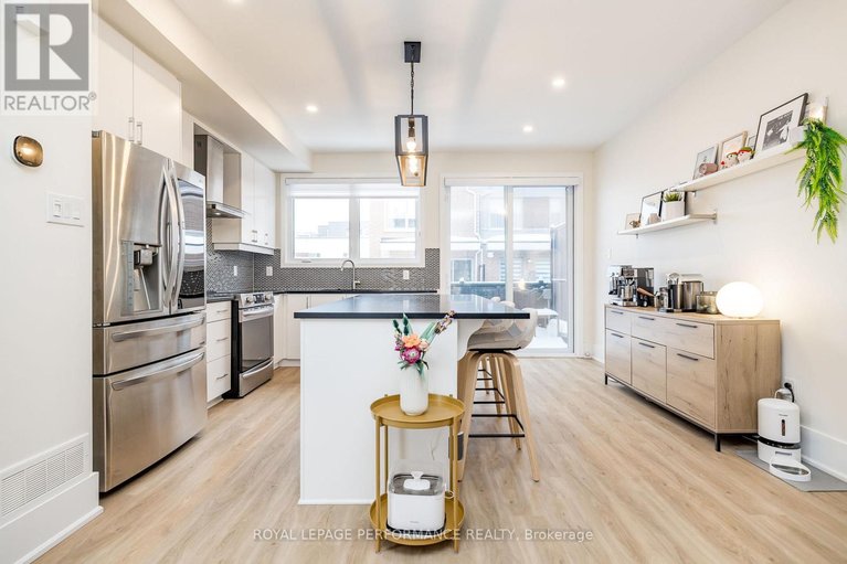 29270056/225-makadewa-private-w/cfb-rockcliffe-and-area/ottawa/ontario/K1K0P2_30