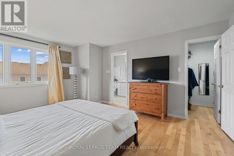 28334398/2072-dunollie-crescent/morgans-grantsouth-march/ottawa/ontario/K2W1H6_25