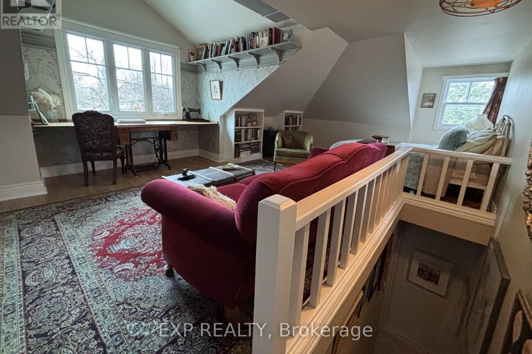 29677911/145-blackburn-avenue/sandy-hill/ottawa/ontario/K1N8A6_20